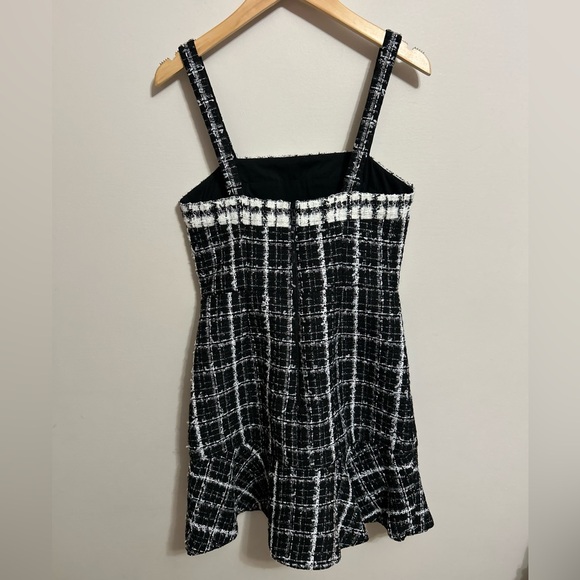 ⭐️Alice + Olivia Kaidera Tweed Black and White Tweed Mini Dress⭐️ - Picture 4 of 5